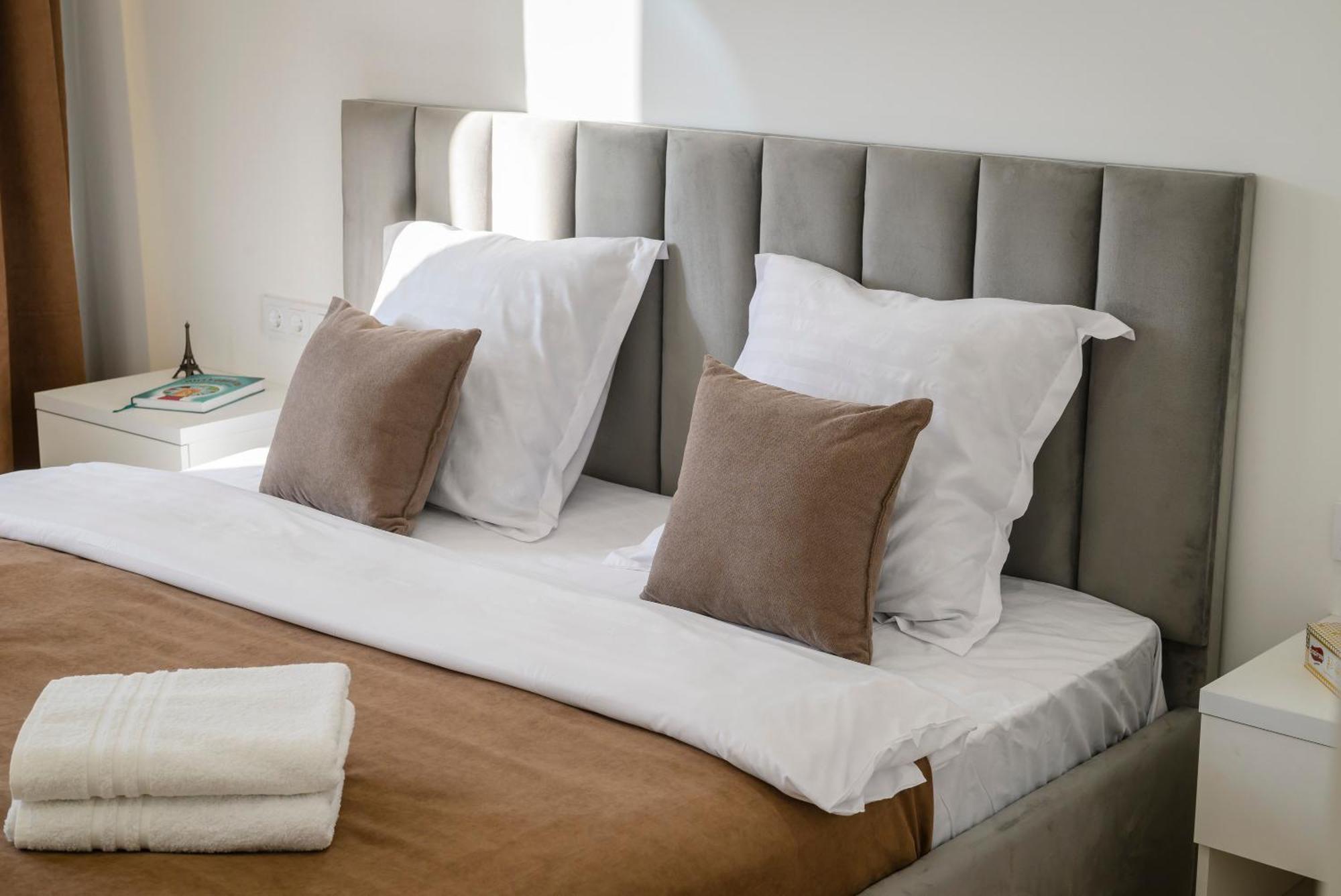 Five Business-Class Rooms In R-House Near Mega Center Alma-Ata Exteriör bild