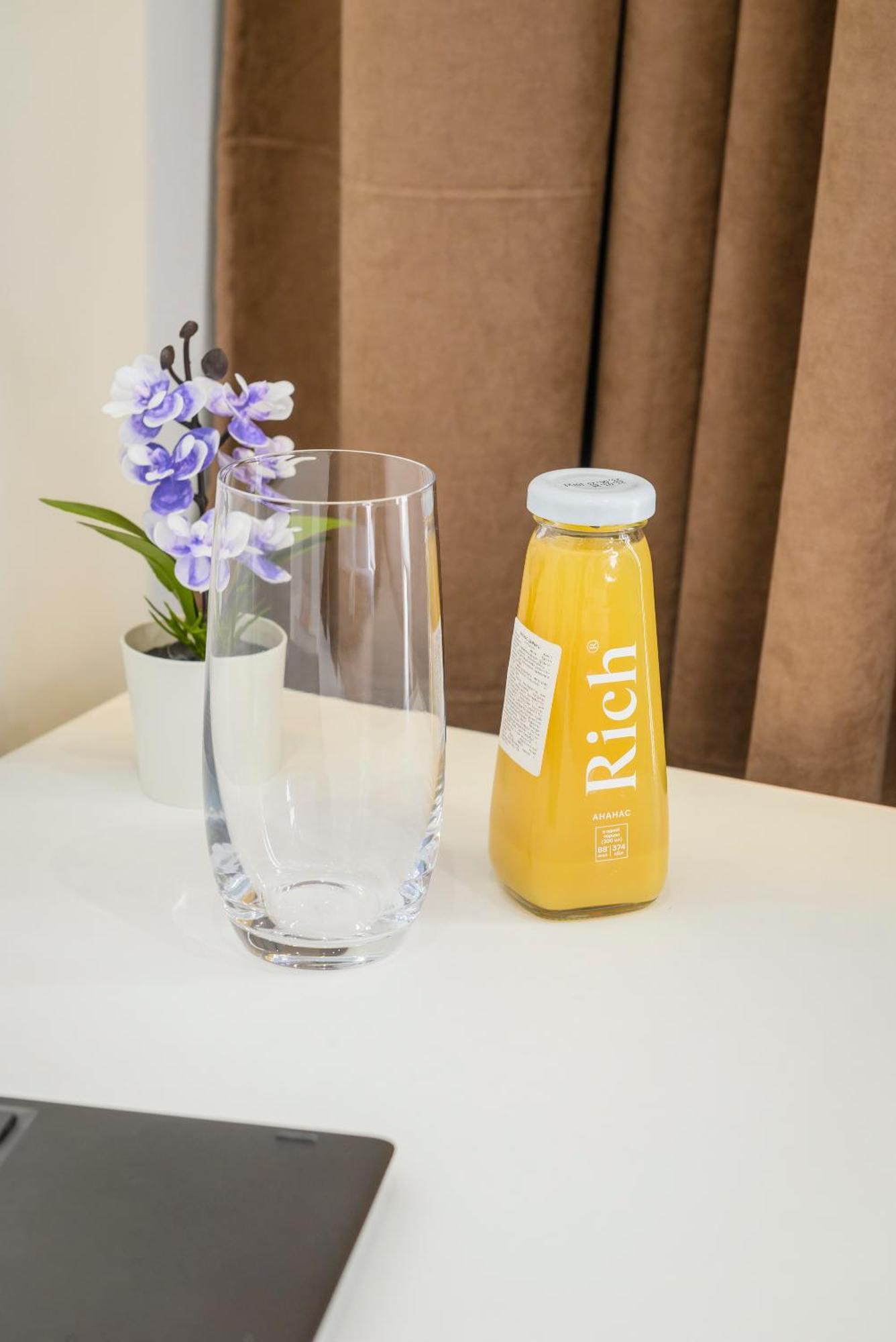 Five Business-Class Rooms In R-House Near Mega Center Alma-Ata Exteriör bild